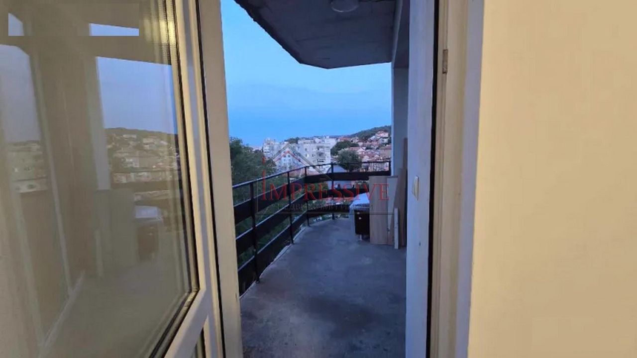 Дава се под наем Двустаен апартамент в Варна, Аспарухово - 47 кв.м за 306 € - Снимка #1