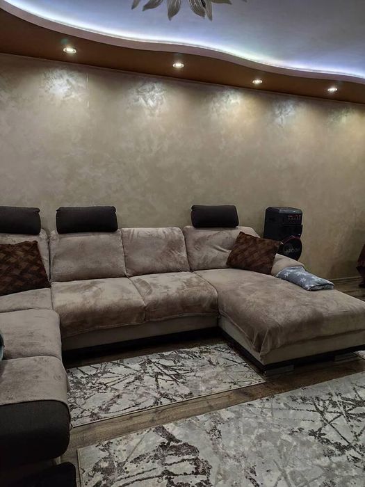 Продава се Тристаен апартамент в Бургас, Изгрев - 99 кв.м за 2303 €/кв.м - Снимка #2