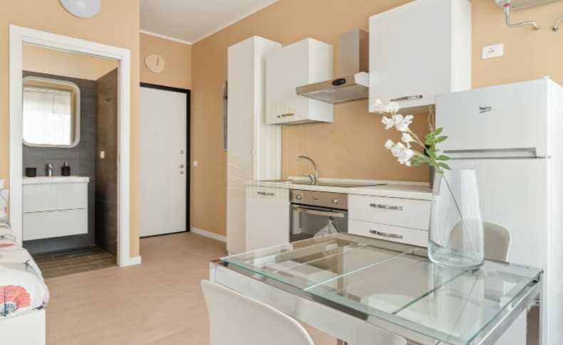 Дава се под наем Едностаен апартамент в Пловдив, Център - 25 кв.м за 117.3 € - Снимка #2