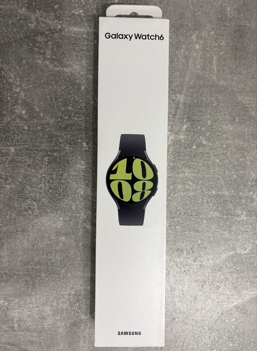 Смарт часовник Samsung galaxy watch 6 44mm + сива каишка