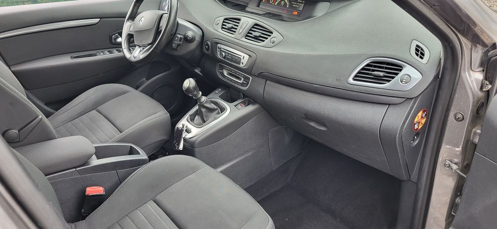 Renault Scenic 1.2tce 2015 Clima 130000