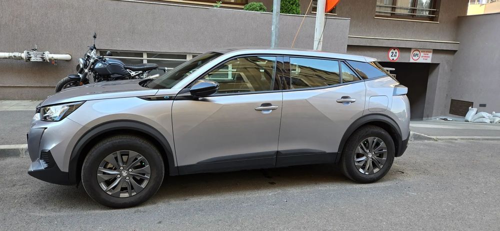 Peugeot 2008 Peugeot e-2008, 136 cp, prima imatric.02.2023, 99,8 % stare baterie