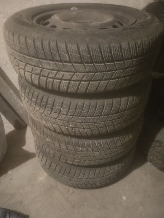 Зимни гуми 195/65/15