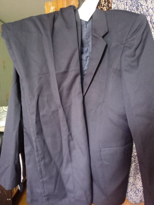 продам костюмы на мальчиков