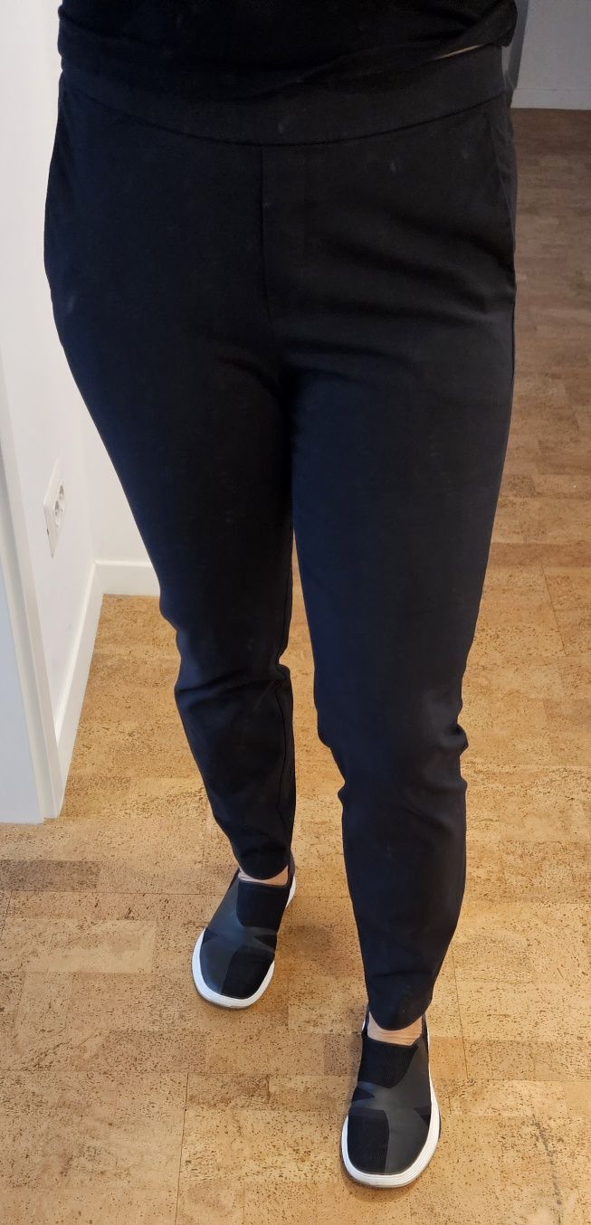 Massimo Dutti pantaloni negru tip pana 42