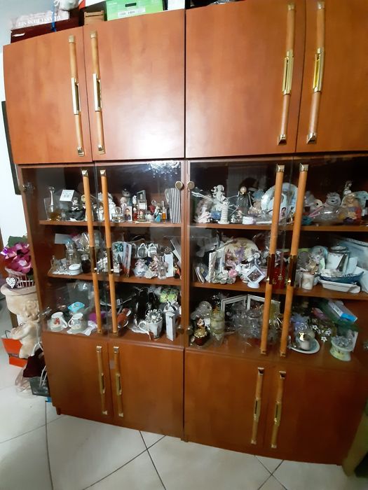 Vând mobila de sufragerie sau dormitor