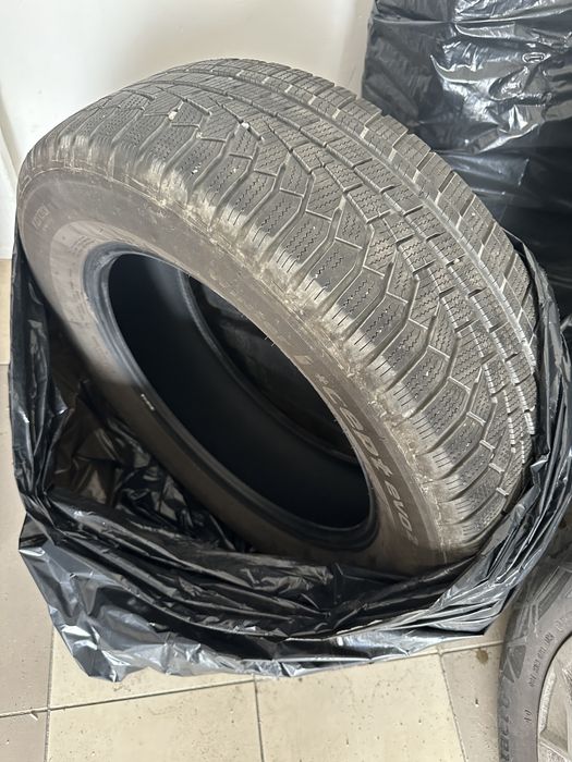 2 Anvelope de iarna Hankook - 217/65/R17 folosite