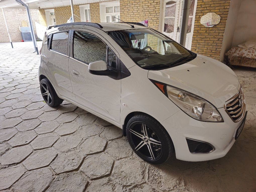 Продаётся автомашина SPARK
