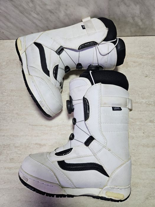 Boots 102 buti placa snowboard  Vans Boa  mărimea  36 (22,5   cm) .