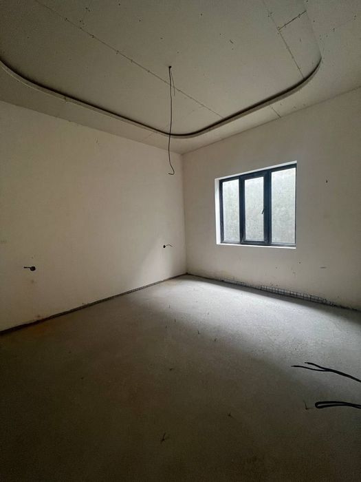 Nazarbek mevazor maxalla 1.8 sotix 4 xona oshxona 2 ta sanuzel padval