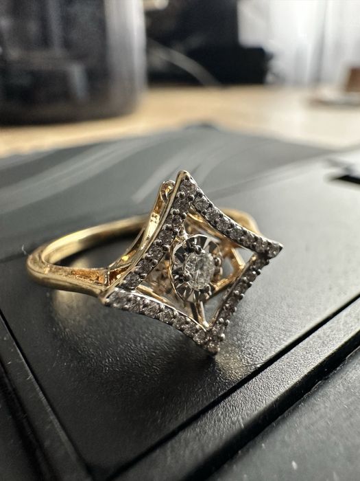 Inel aur dama 18k + diamante marime 13.5 sau 53