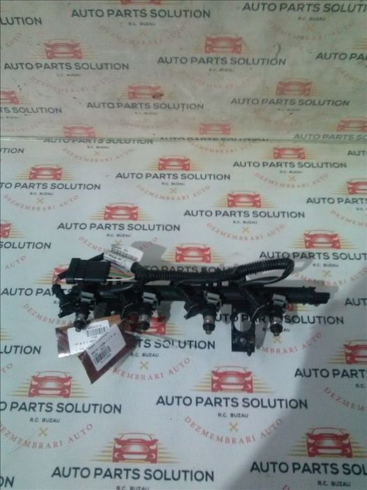 injectoare   4 buc   dacia logan 1.2 b an fabr. 2011