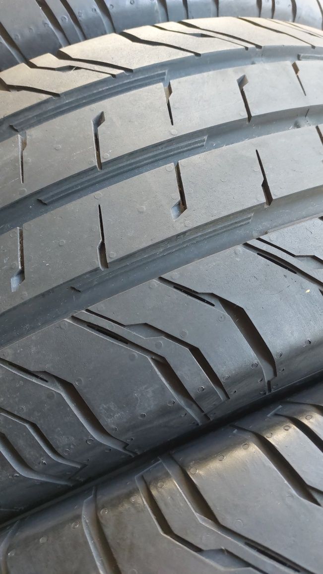 Гуми за Бус 235/65/16 C Continental ContiVanContact 200 4 броя