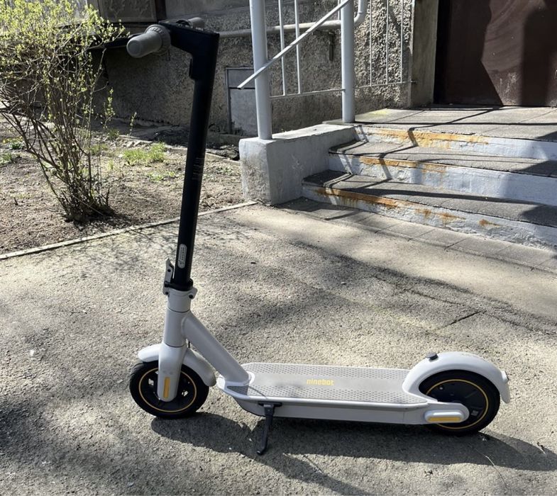 Электрический самокат Ninebot Kickscooter MAX G30LP