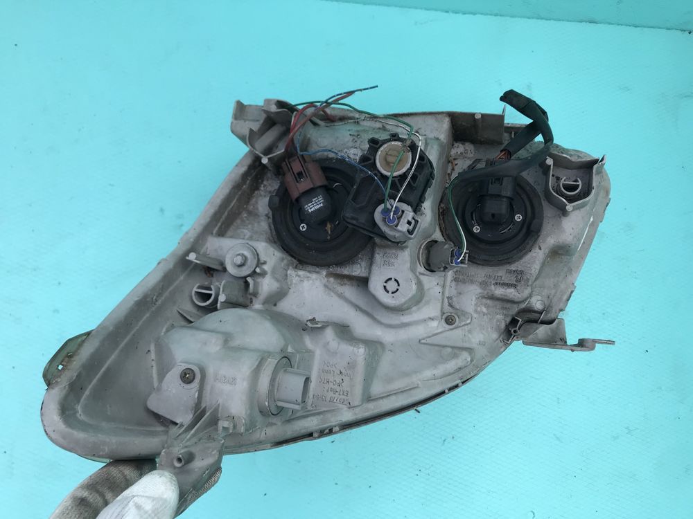 Фар Тойота Корола Версо / Toyota Corolla Verso 2001-2003г