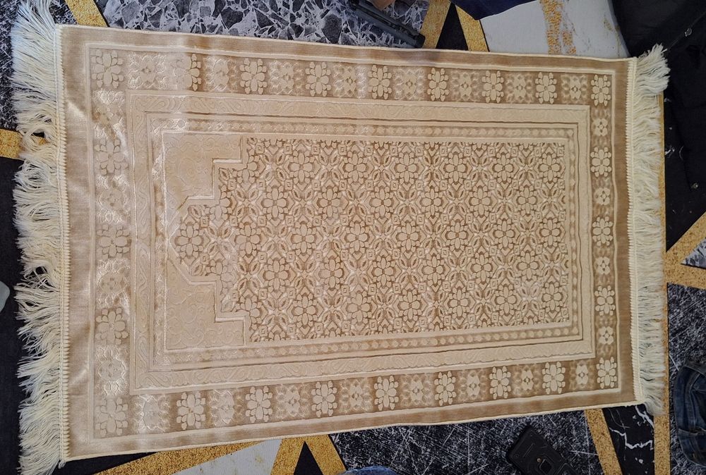 Красивый жайнамаз