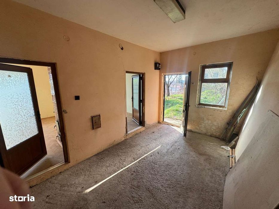 Casă de vânzare cu 2 camere Sângeorgiu de Mureș