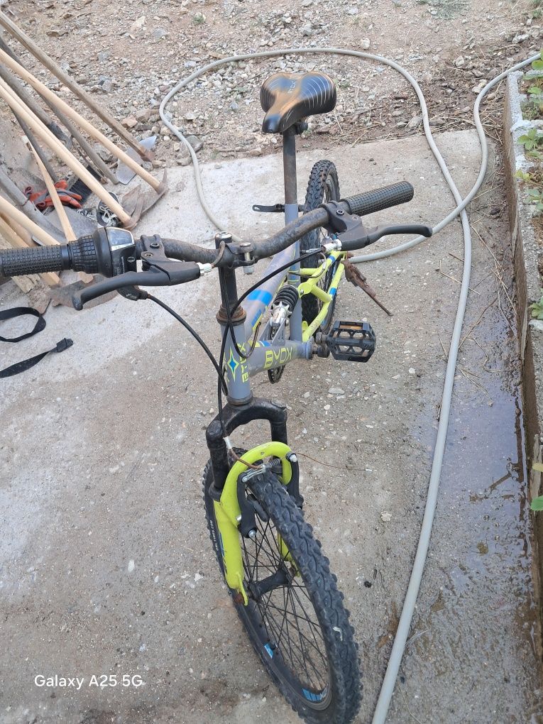 Продавам детско колело