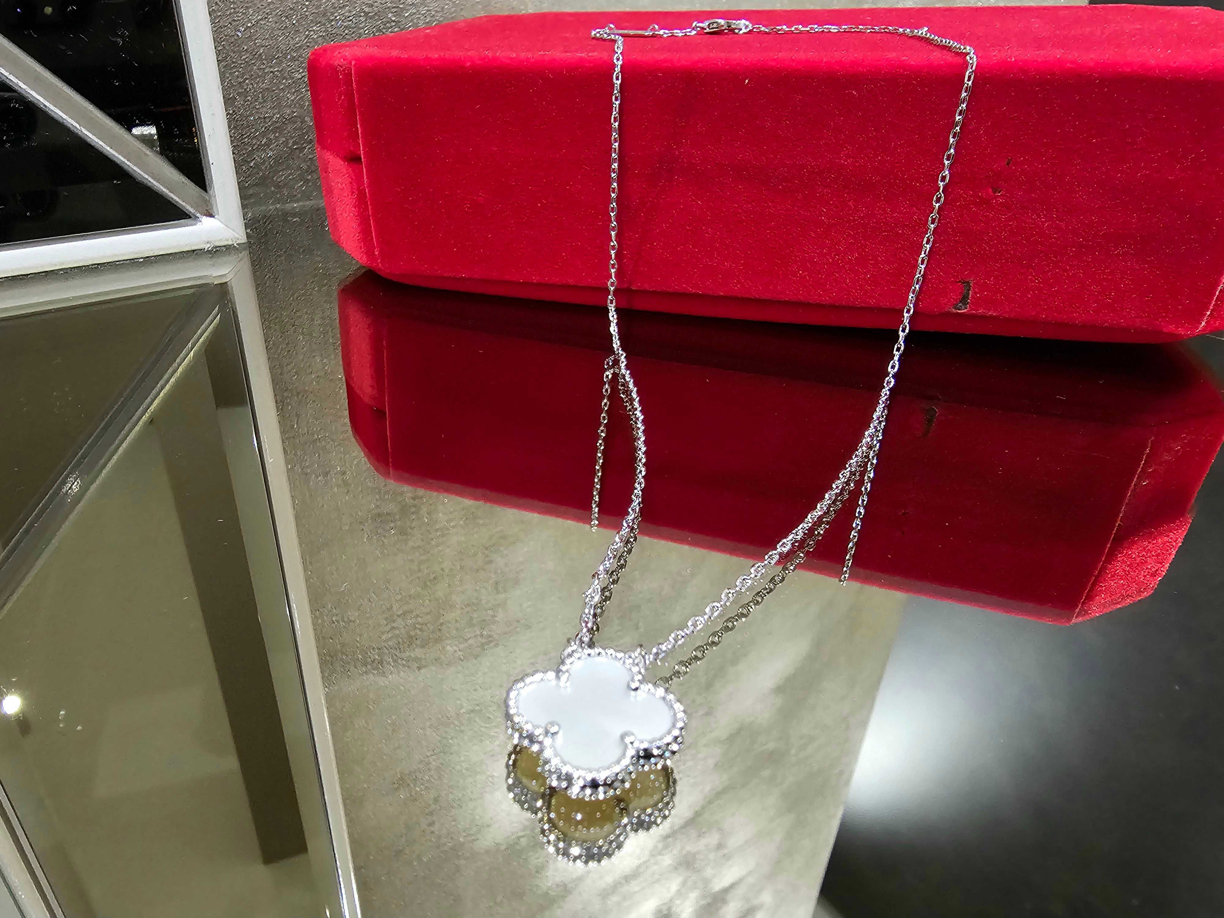 Van Cleef & Arpels VCA Silver Mother of Pearl Alhambra Дамско Колие