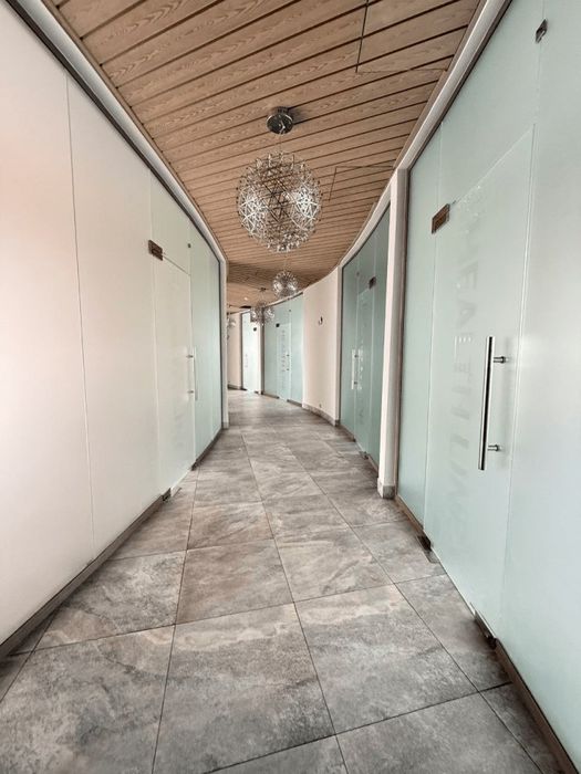 Сдается в аренду 330м2.