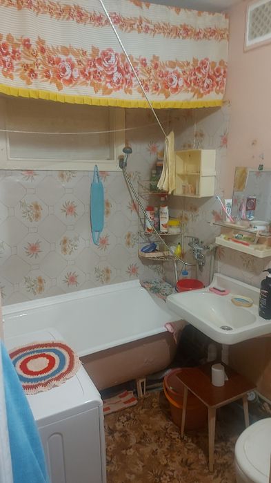 Продам однокомнатную на 1 этаже с мебелью