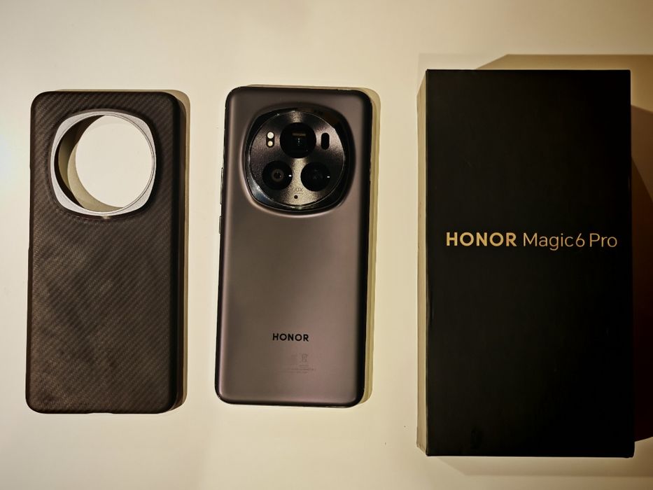 Vând Honor Magic 6 Pro 12GB RAM și 512GB stocare