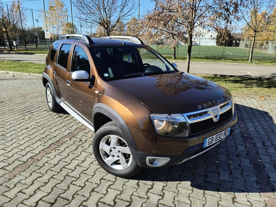 Dacia Duster 4×4din buton An 2011 1.5 dci 110cp Euro5 Model Prestige