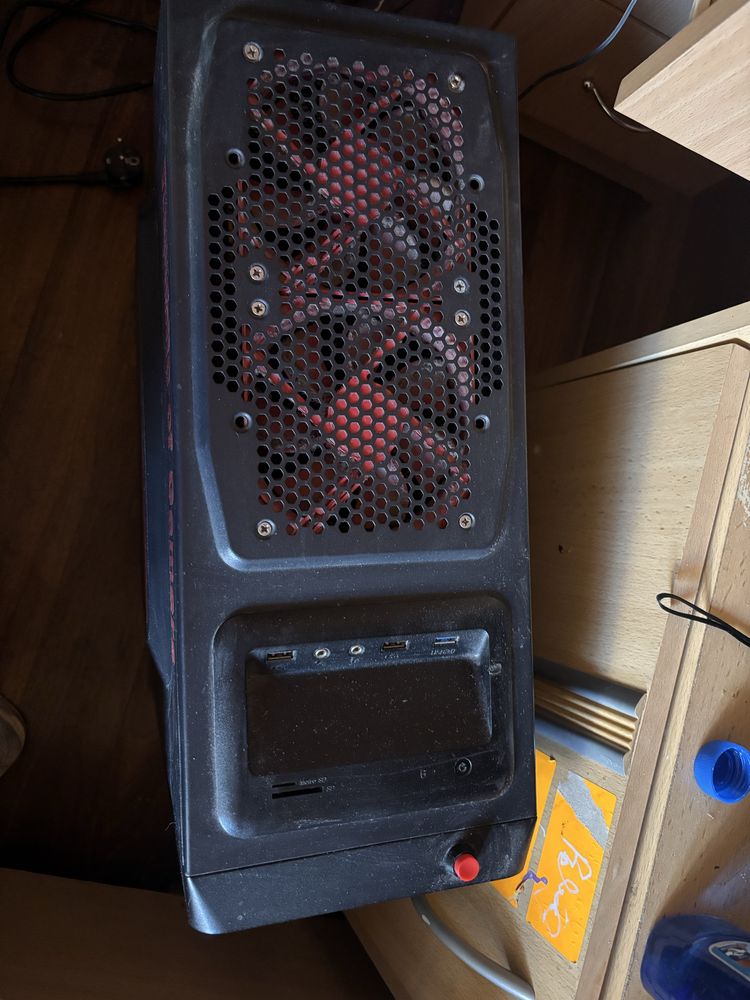 Vand PC cu carcasa de ROG negociabil