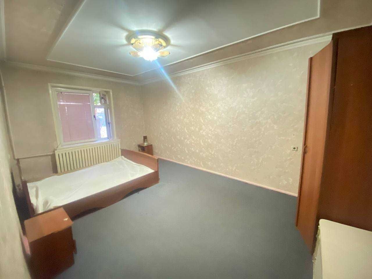 Сдам квартиру, ул. Бабура, студентам, рабочим, 3-х комнатная