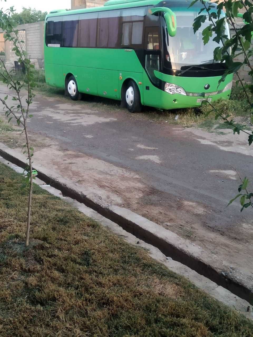 Автобус сотилади матор, 6та болон. 2та аккумулятор янги