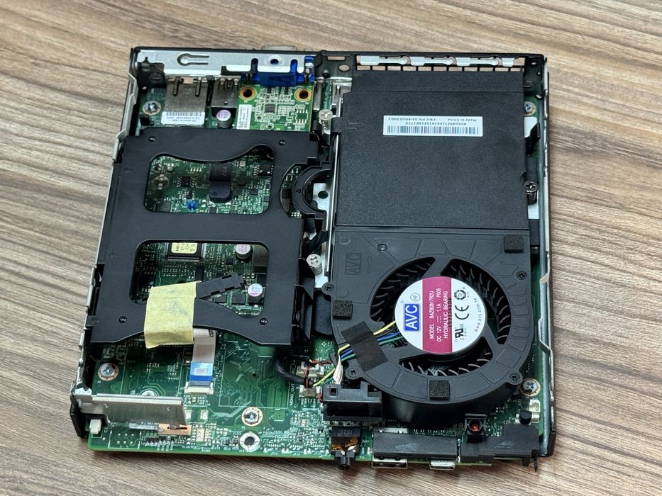 Lenovo ThinkCentre M75q Gen2 / Ryzen 3 4350GE / 256GB / 8GB / Vega 6