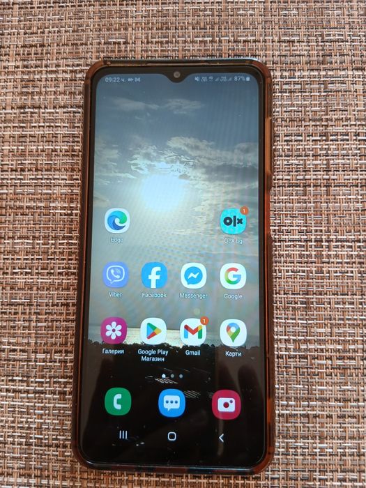 Samsung A12 -запазен за 110 лв. с калъфче и зарядно от м. СЕПТЕМВРИ