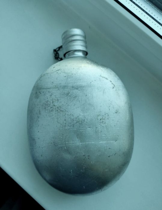 Продаю фляжку алюминий объем 1 литр новая с хранения