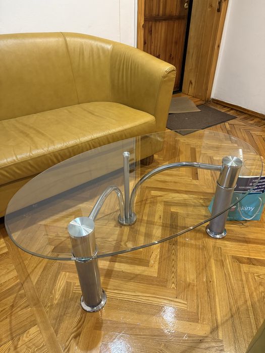 Копмлект, диван, кресло и кофейный столик