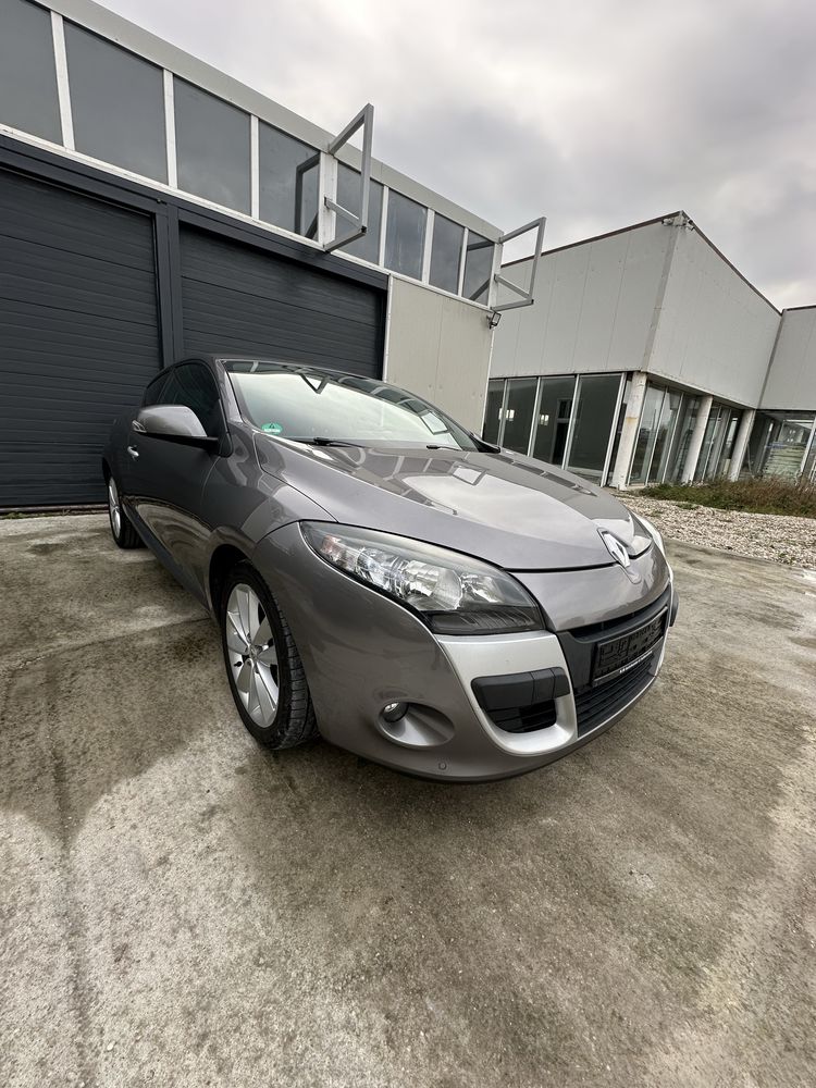 Renault megane coupe 2010