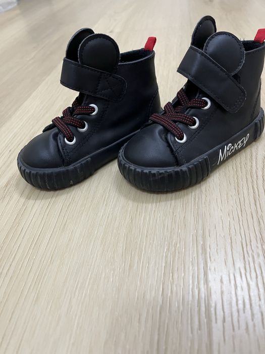 Ghetute H&M marime 20-21 Mickey