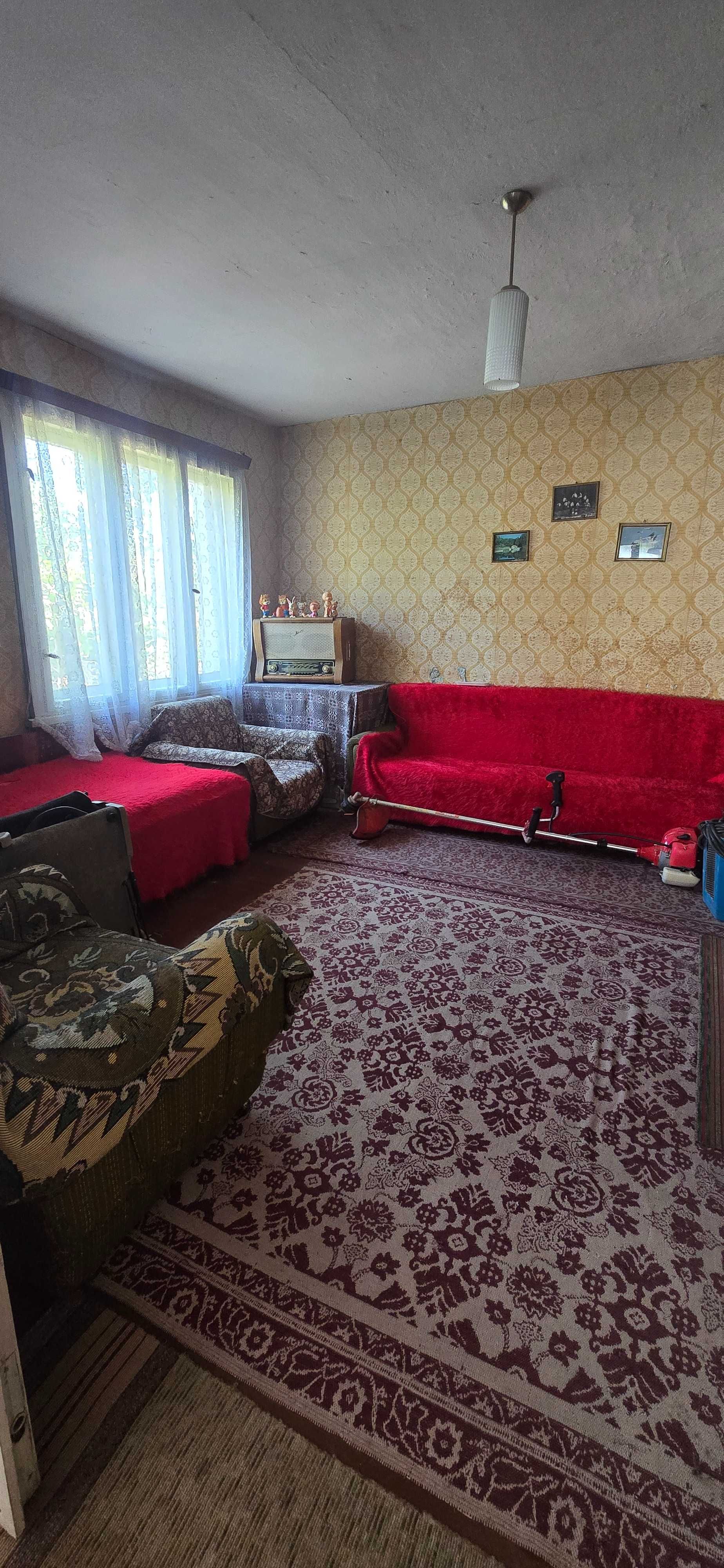 Продавам къща в с.Студена, обл.Перник