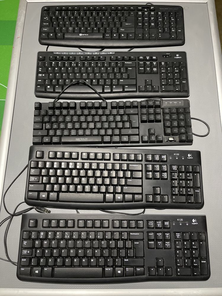 Vand 2 tastaturi, preturi in descriere