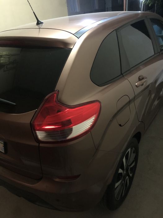 Lada Xray sotiladi srochno sotiladi