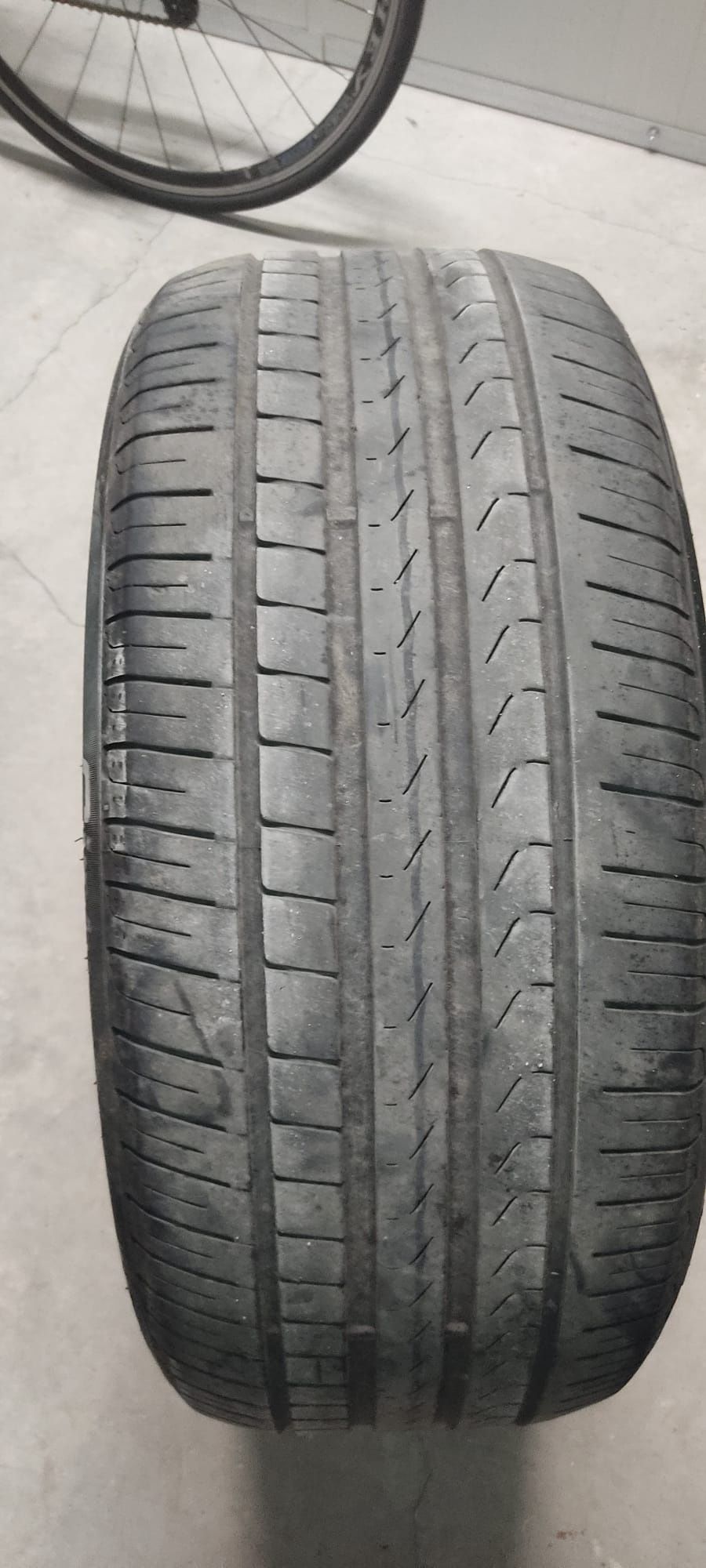 Продавам 2  гуми Pirelli