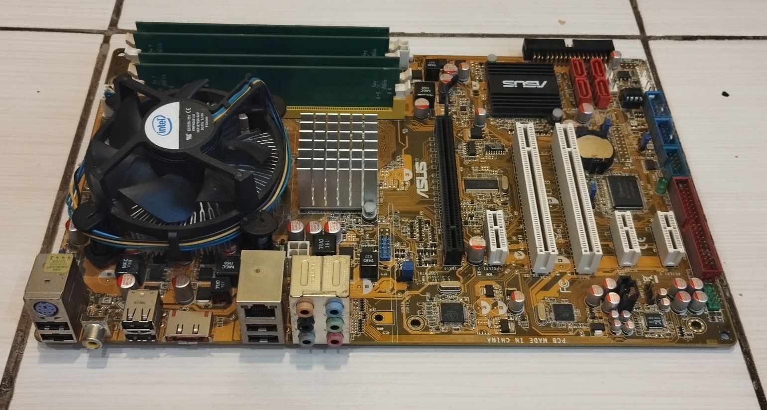 Оборудване дъно Asus P5K SE с процесор и  рам.