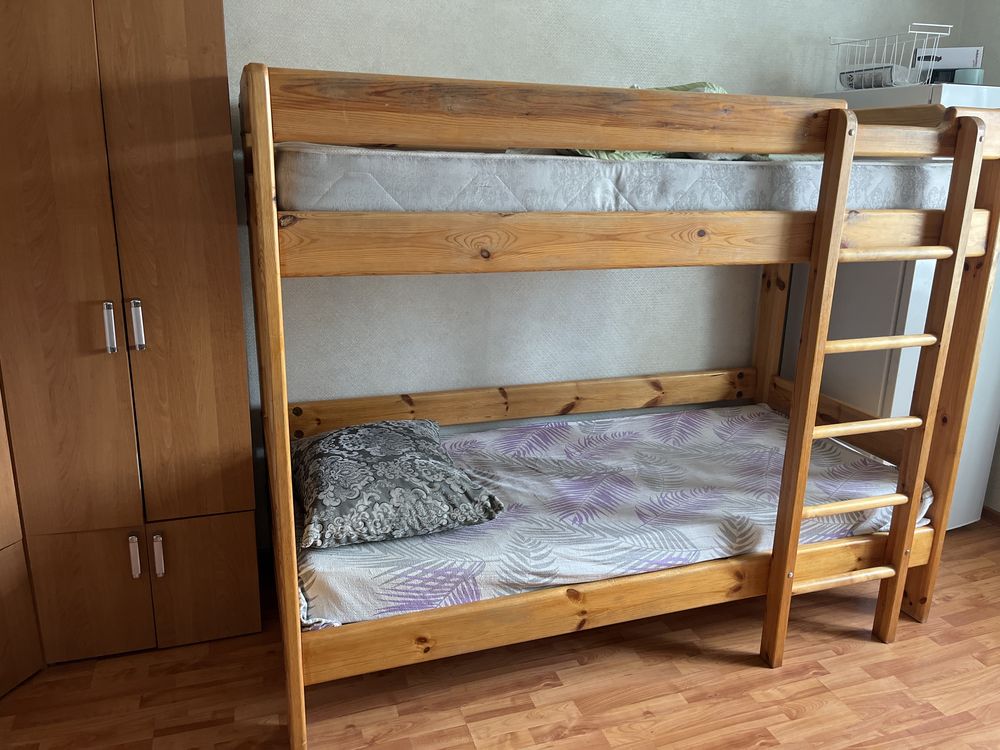 Двухъярусная кровать
