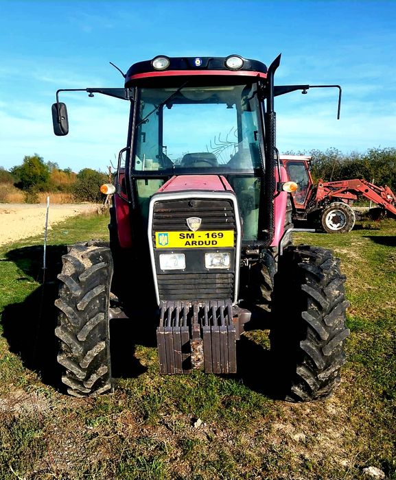 Vand/schimb cu bovine ANGUS, 2 TRACTOARE - HARS 299S cu incarcator si