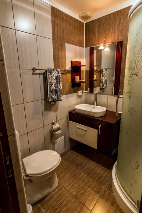 PROPRIETAR- Inchiriez casa parter +etaj 125 mp in Cristian