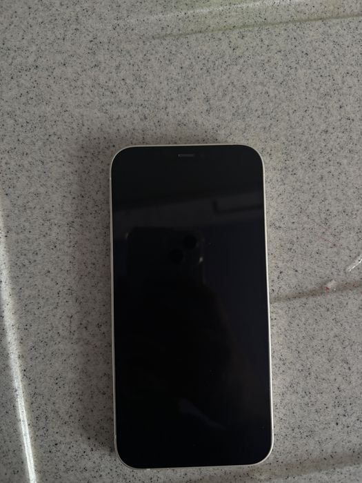 айфон 12 срочно продам