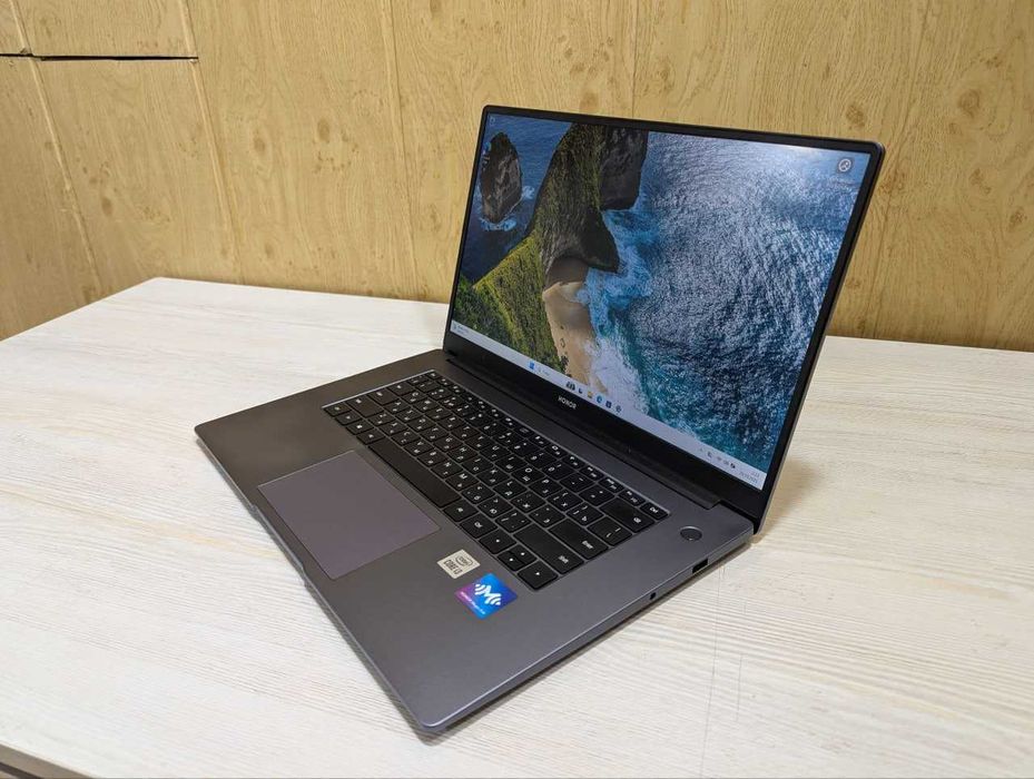 Продается ноутбук Honor