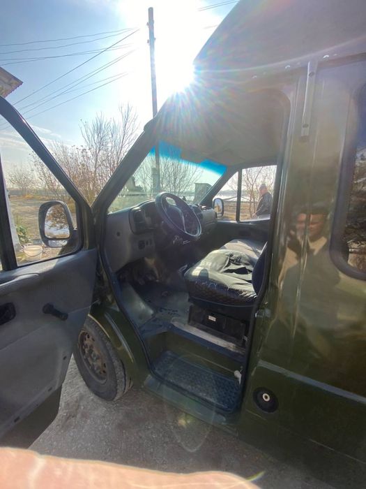 Ford 1999 xolati yaxshi