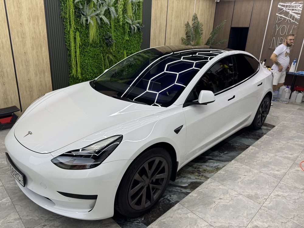 Tesla model 3 standart plus 22 год не битая не крашенная Китай