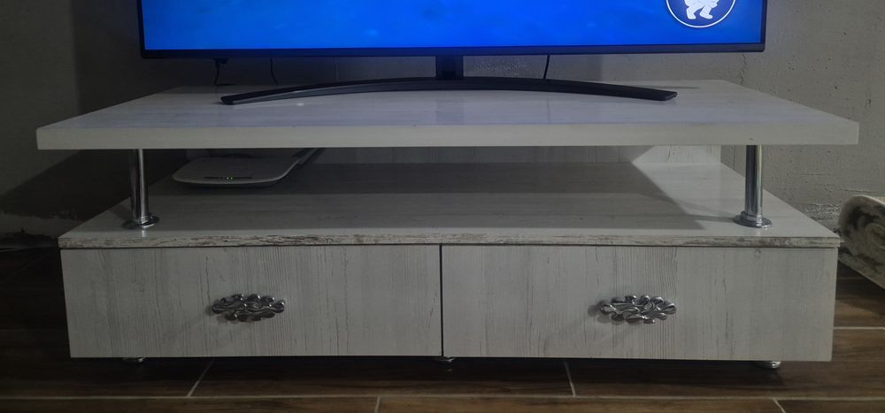 Продам тумбу под ТВ