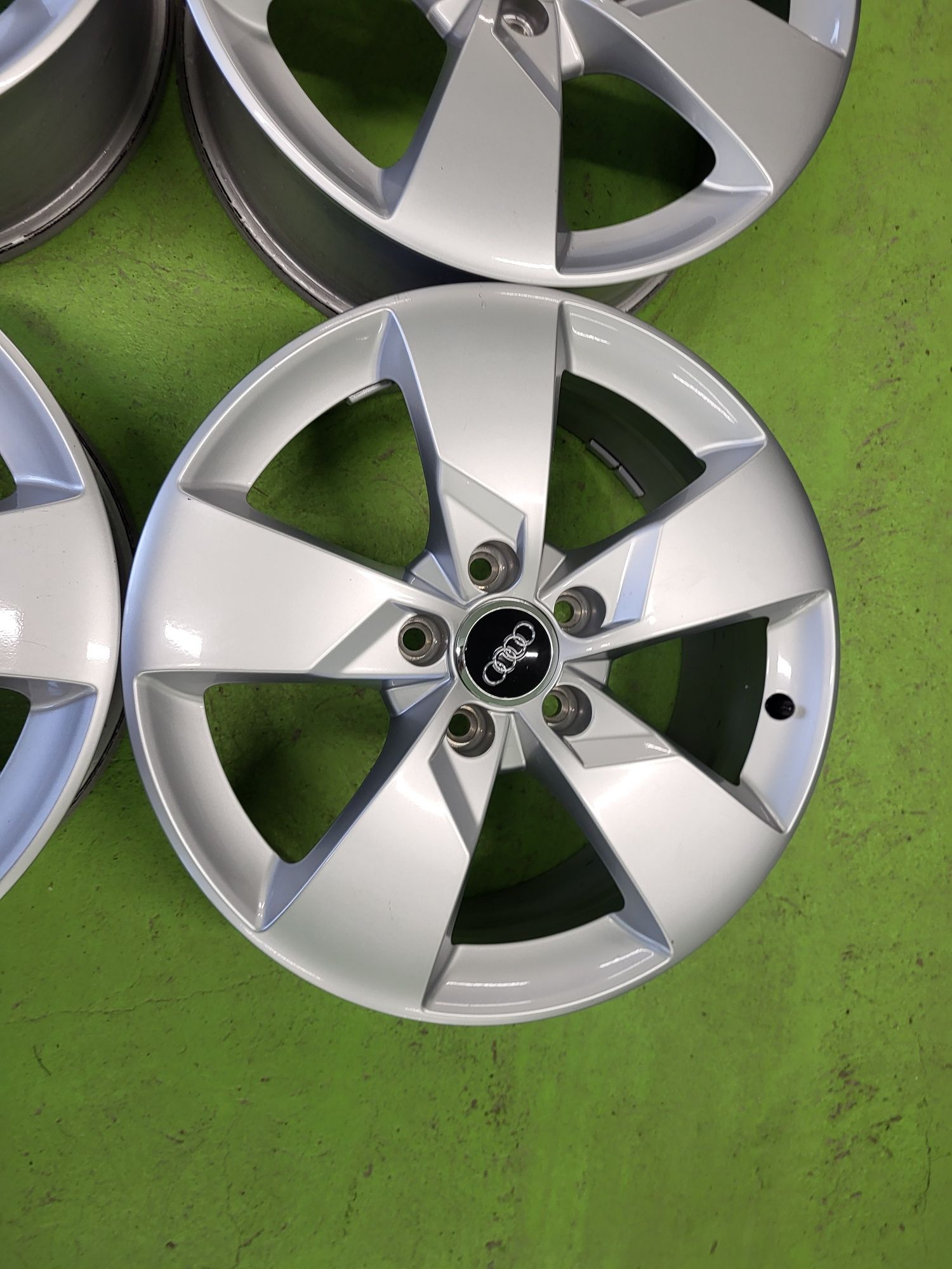 17 5x112 Audi A3 лети джанти 5х112 ауди